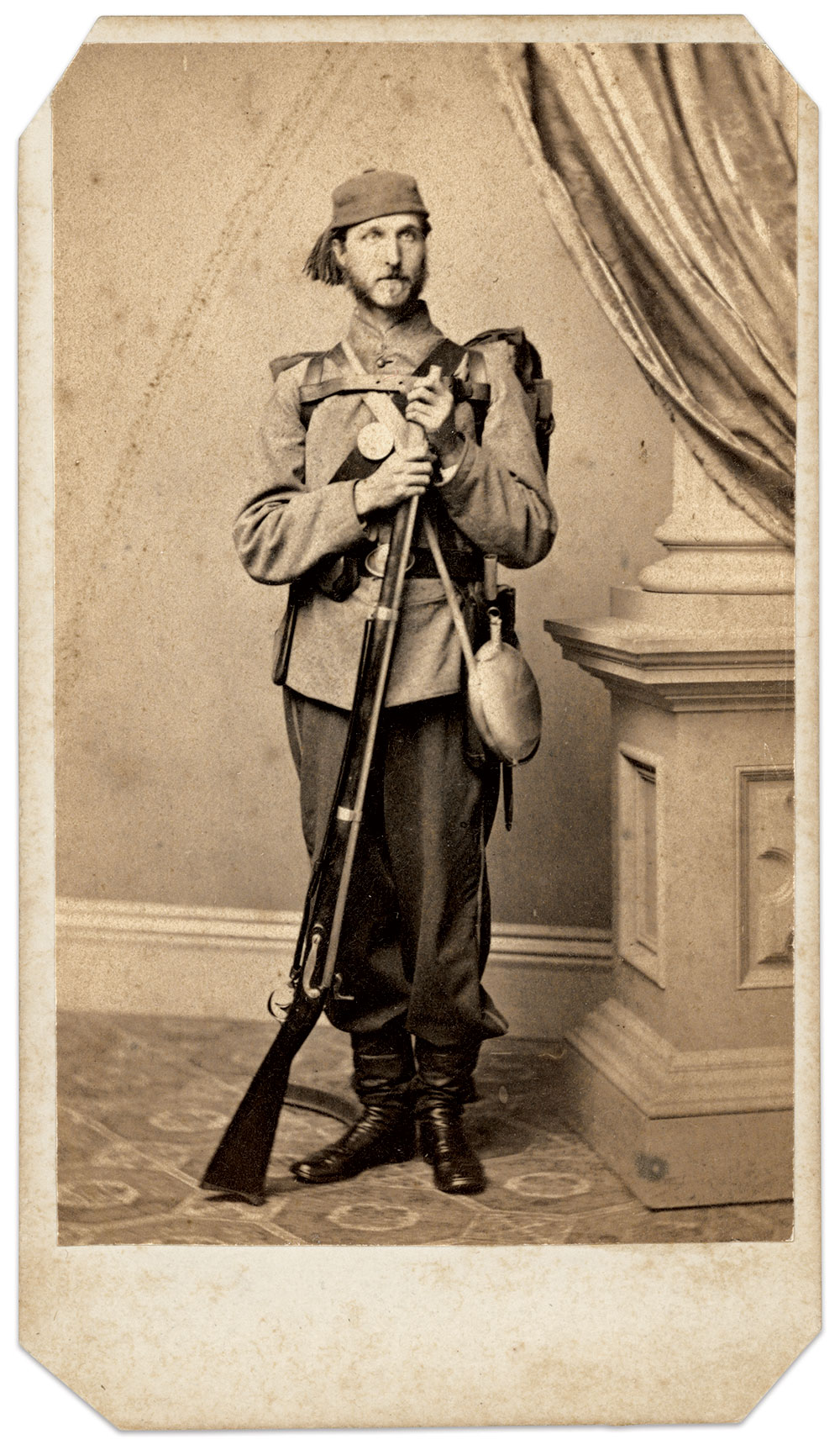 Carte de visite by an unidentified photographer.